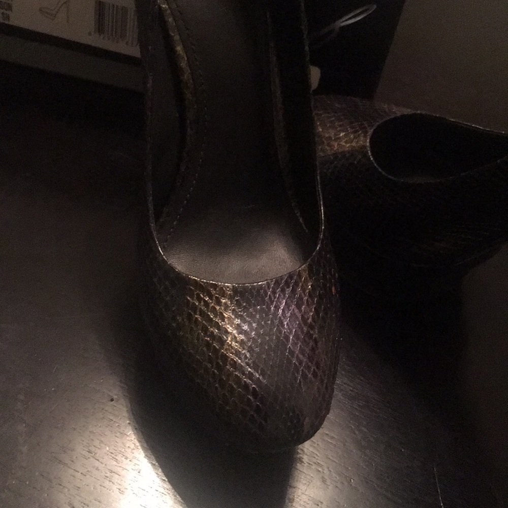 B Brian Atwood Pump - image 8